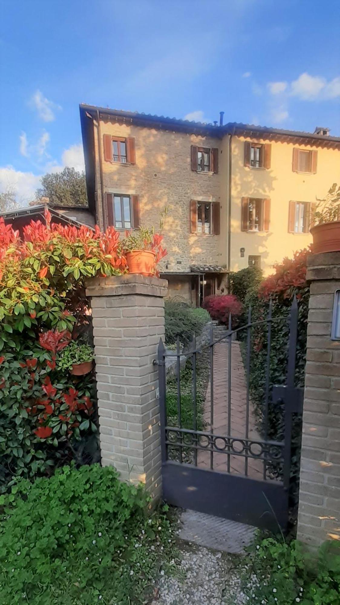 Bilocale In Strada Vestricciano Genna Con Giardino Privato Perugia Exterior foto